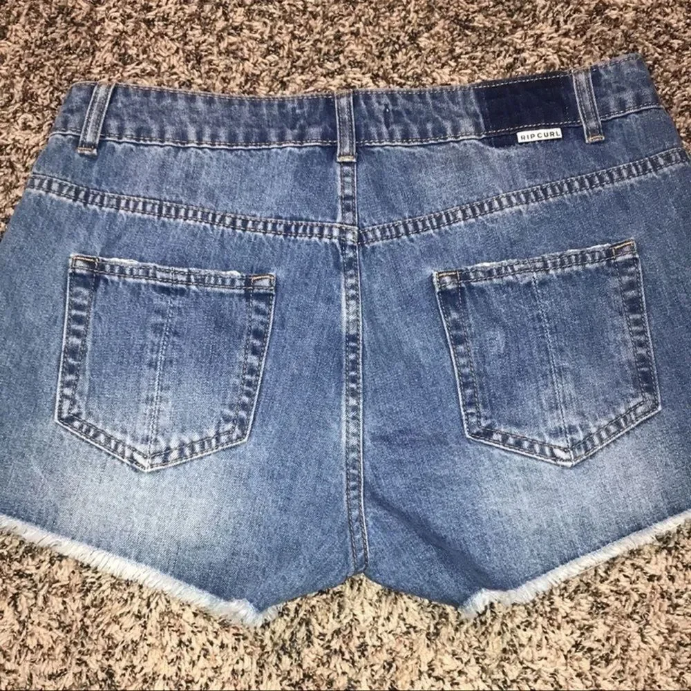 Rip Curl Denim Cutoff Distressed Shorts – Size 30 - Picture 3 of 6